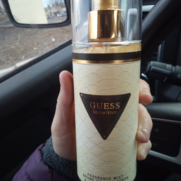 guess seductive body spray